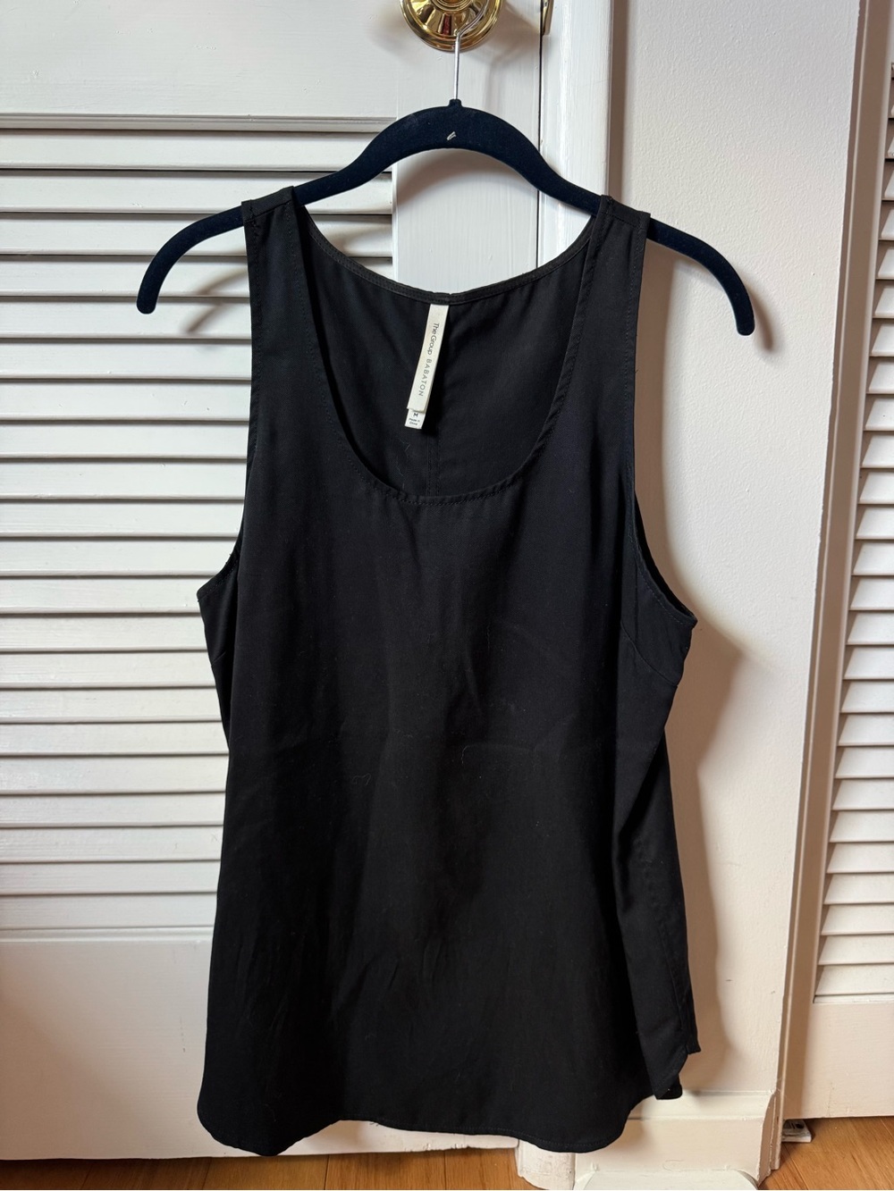 Aritzia Black Scoop Neck Sleeveless Tank Top